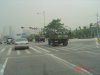 香梅北路游行示威的队伍的防暴武警（2003-11-01）DSC01048.JPG